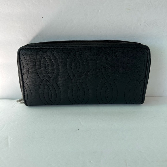 NWOT Bella Russo Faux Leather Large Black Zippered Wallet - Picture 2 of 5